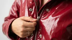 Zamek błyskawiczny się zaciął: 5 tanich trików na szybką naprawę bez wizyty u specjalisty